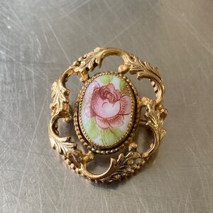 Vintage Rose Gold Tone Leaf Oval Shaped Brooch Pin